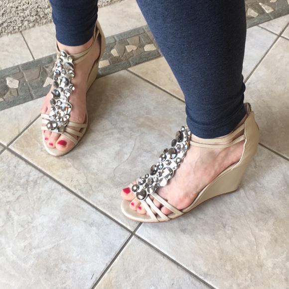 Vince Camuto wedges size 9.5 - Picture 2 of 7